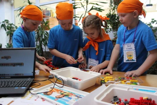 27 апреля 2016 года в Центре образования «Эврика» впервые состоялся краевой LEGO-турнир среди обучающихся образовательных организаций Камчатского края «LEGO-умники» 2