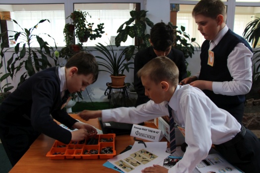 27 апреля 2016 года в Центре образования «Эврика» впервые состоялся краевой LEGO-турнир среди обучающихся образовательных организаций Камчатского края «LEGO-умники» 8