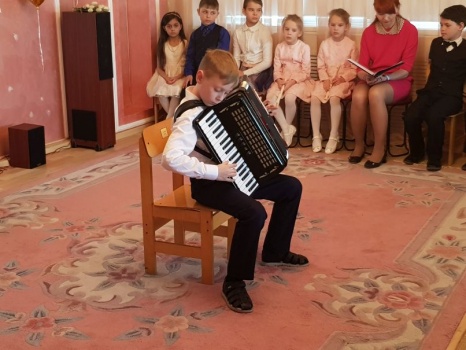 ​В Центр образования «Эврика» приезжала Детская Музыкальная школа № 5. 5