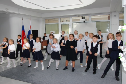 ​Вчера состоялся праздничный концерт и награждение педагогов в Центре образования. 4