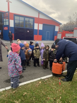 ​Маленькие эвриканцы с отделения на Топоркова побывали в гостях у пожарных 6