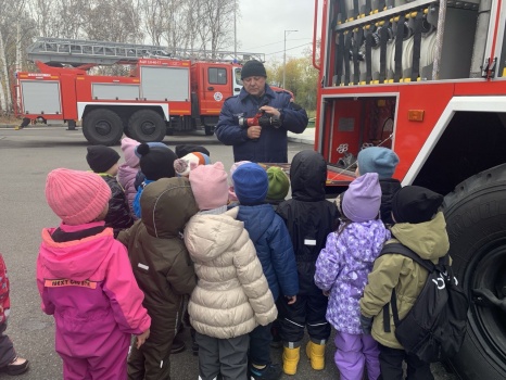 ​Маленькие эвриканцы с отделения на Топоркова побывали в гостях у пожарных 3