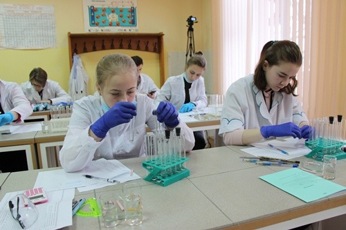 Участники регионального этапа по химии Всероссийской олимпиады школьников завершили сегодня индивидуальные состязания, которые проходили в два соревновательных тура 19 - 20 января 2021 год в Камчатском  крае 3