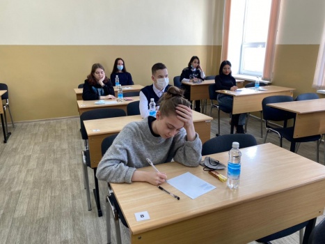 ​В Камчатском крае продолжаются индивидуальные состязания обучающихся 9-х, 10-х и 11 классов в региональном этапе Всероссийской олимпиады  школьников (ВсОШ). 0
