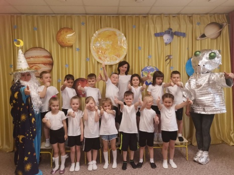 В дошкольном отделении Центра образования на Топоркова прошла тематическая неделя посвященная Дню авиации и космонавтики