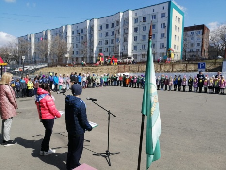​Вчера в Центре образования прошла торжественная линейка, посвященная 76-ой годовщине Победы в Великой Отечественной войне. 1